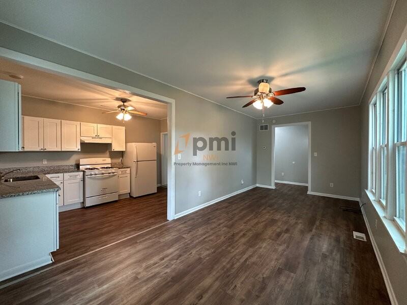 6812 Jackson Ave - Photo 4 of 23