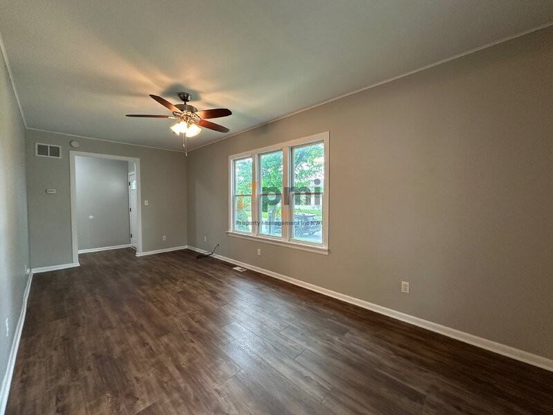 6812 Jackson Ave - Photo 5 of 23