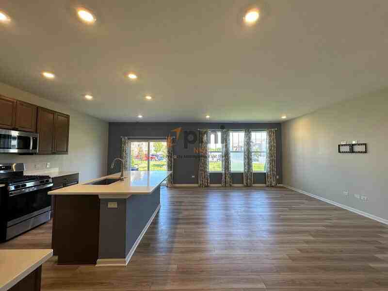 8366 Kannon Dr - Photo 6 of 30