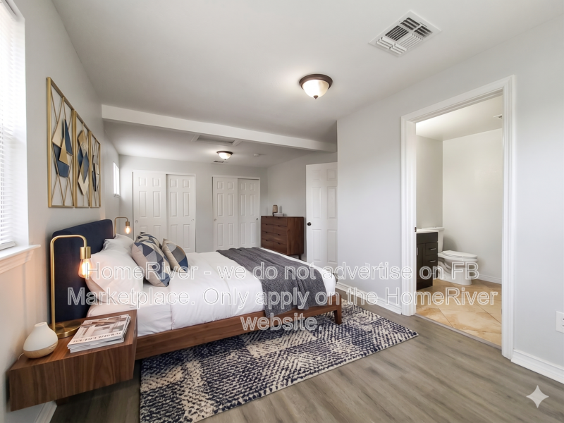 2221 E Beverly Ln - Photo 4 of 26