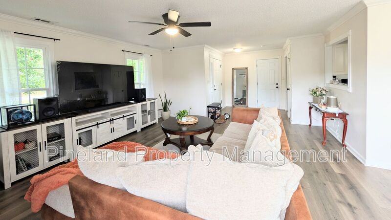 501 Camden Rd - Photo 4 of 21
