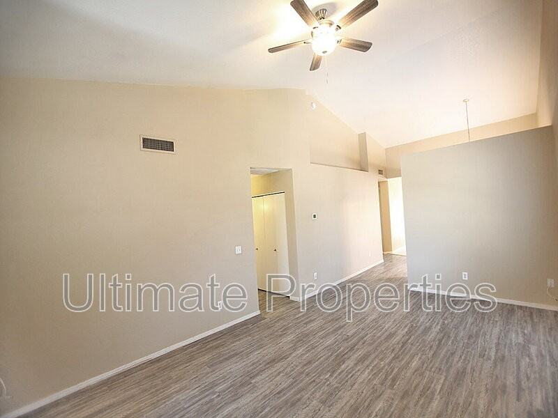 9903 N 77th Ave - Photo 2 of 17