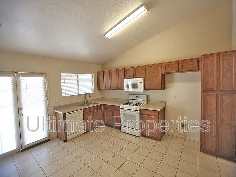9903 N 77th Ave - Photo 5 of 17
