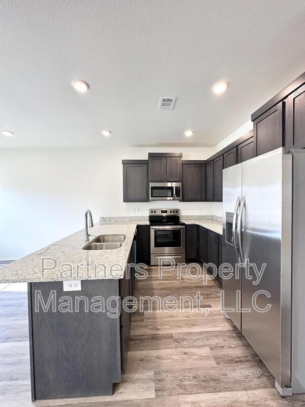 779 S Amarillo Ave - Photo 5 of 31