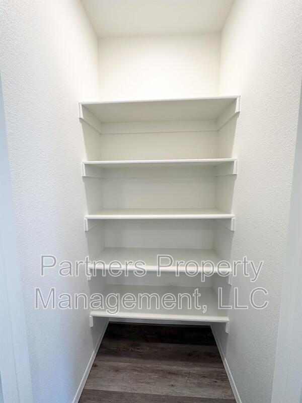 779 S Amarillo Ave - Photo 7 of 31