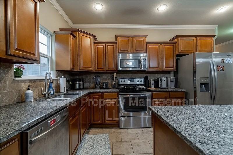 606 N Tennyson Ln - Photo 6 of 18