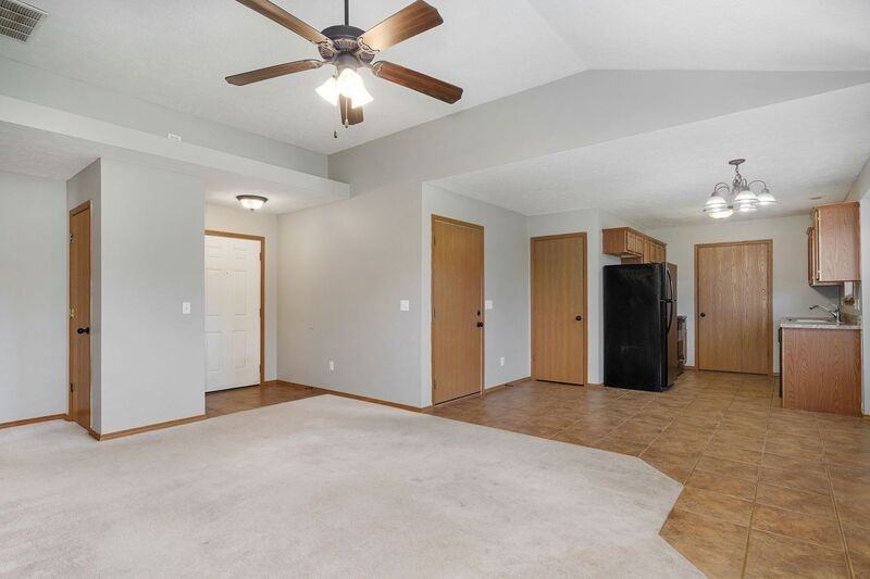 5552 W David St - Photo 5 of 19