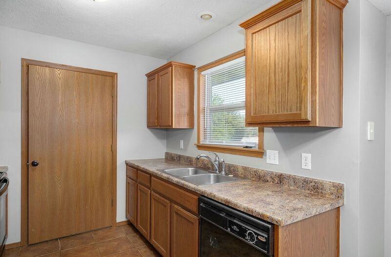 5552 W David St - Photo 7 of 19