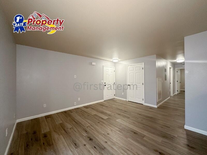 10154 W Garverdale Ln #201 - Photo 3 of 22