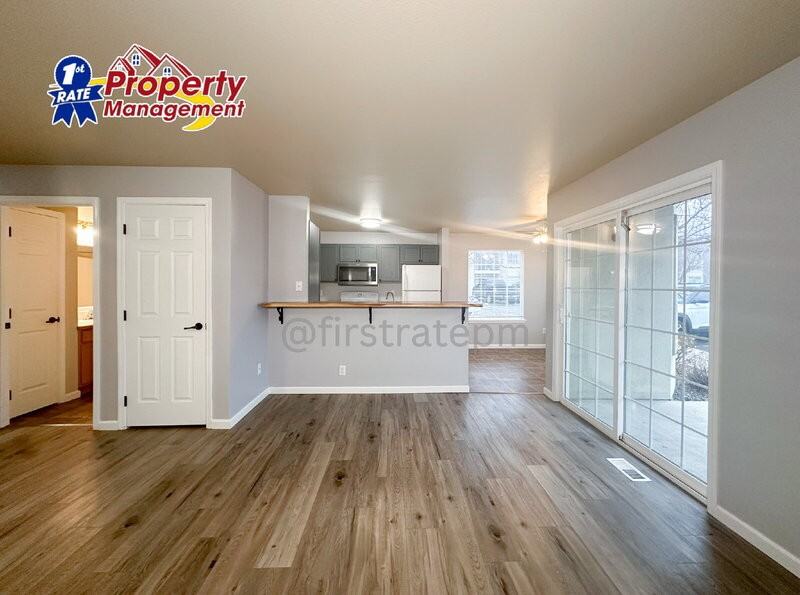 10154 W Garverdale Ln #201 - Photo 4 of 22