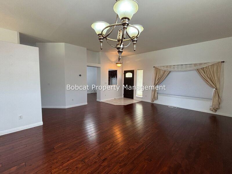 1626 Evergreen Dr - Photo 4 of 47