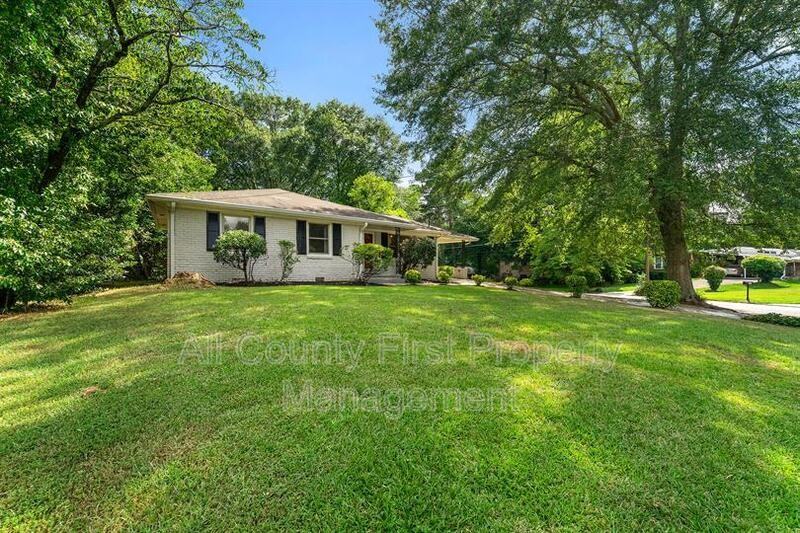 2461 Fontaine Cir - Photo 2 of 20