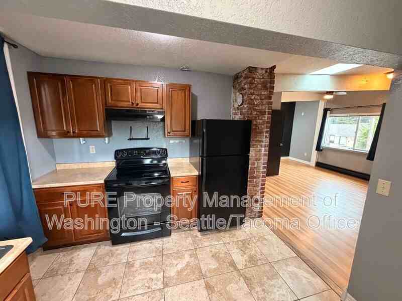 802 9th St Sw #802-1-2 - Photo 3 of 12
