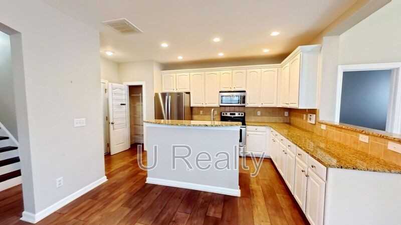 11040 Lucky Horseshoe Ln - Photo 2 of 14