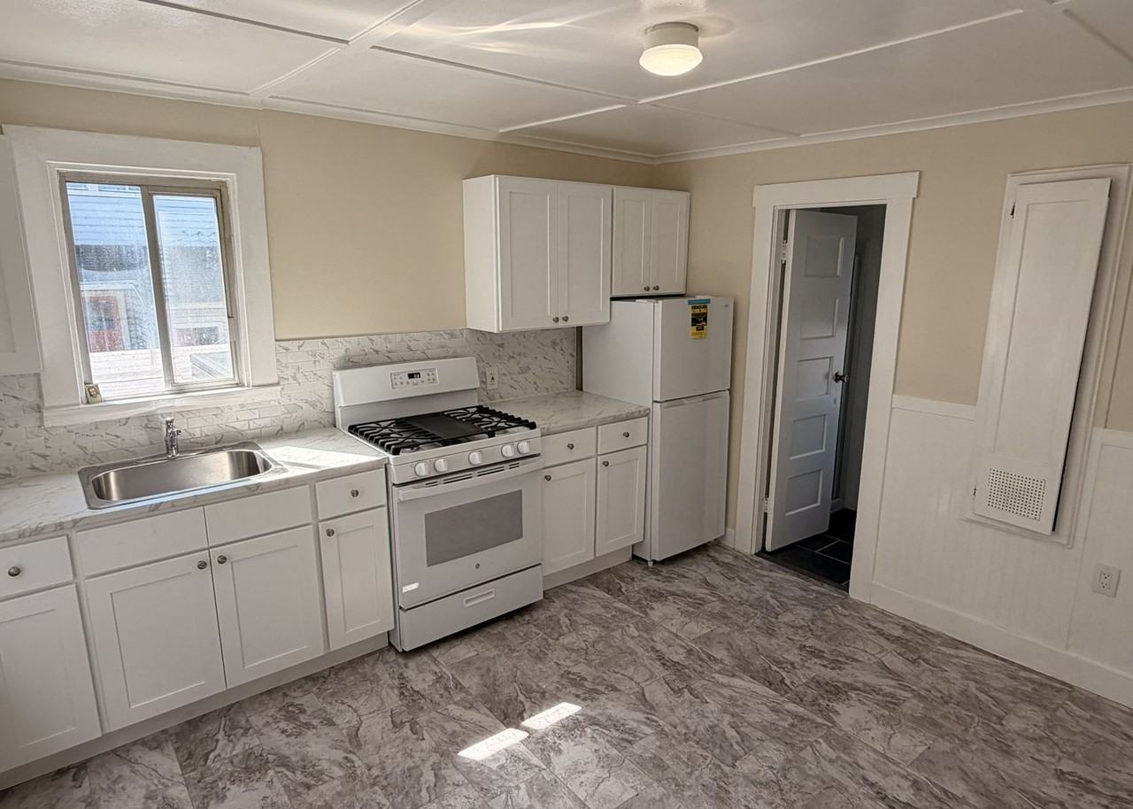 363 N Eldorado St - Photo 2 of 8