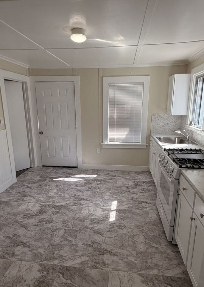 363 N Eldorado St - Photo 6 of 8