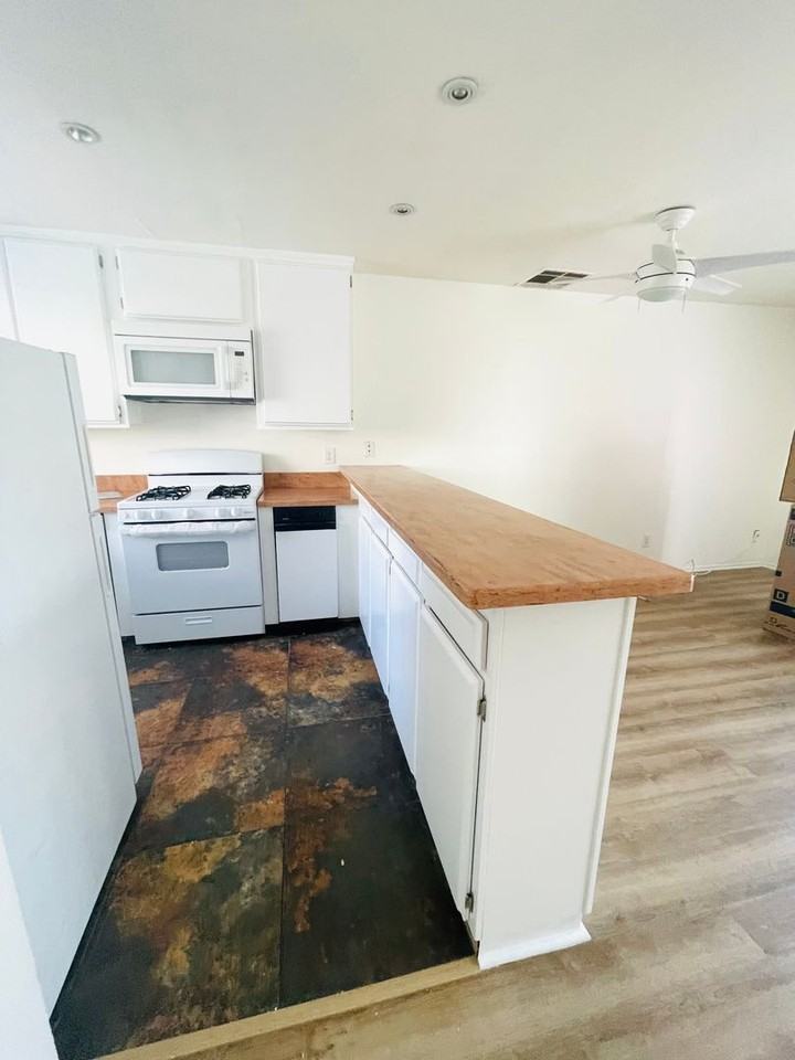 875 S B St - Photo 5 of 26
