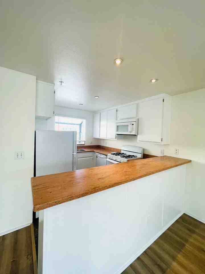 875 S B St - Photo 6 of 26