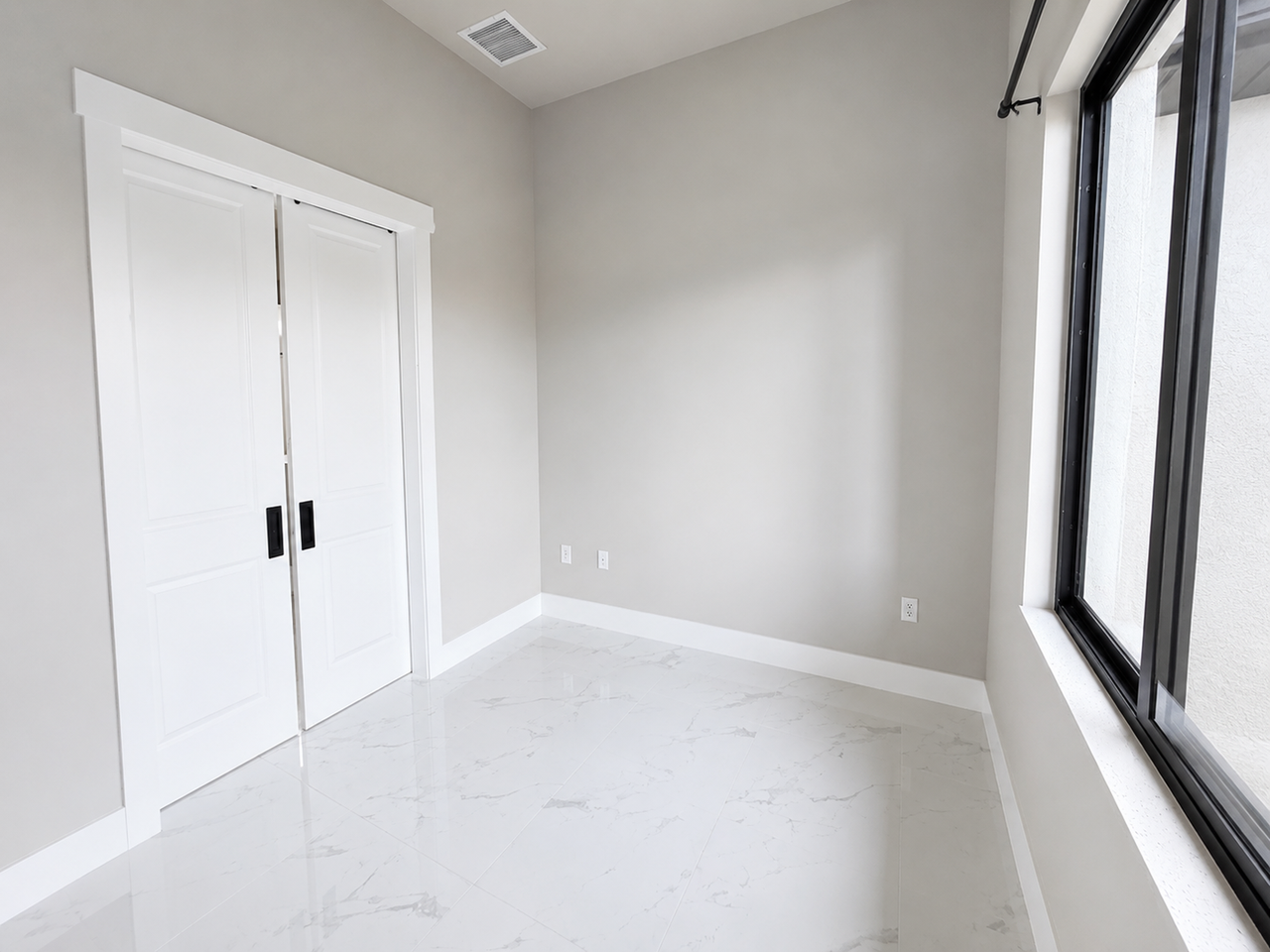 1912 Sw 13th St - Photo 6 of 28