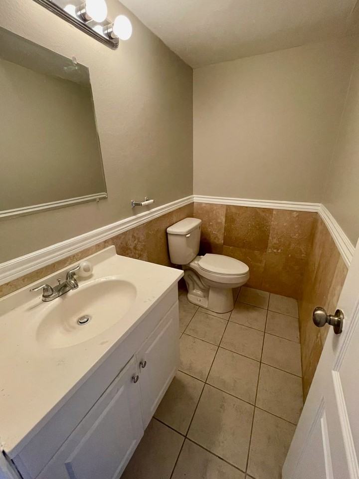 6083 Village Cir - Photo 6 of 16