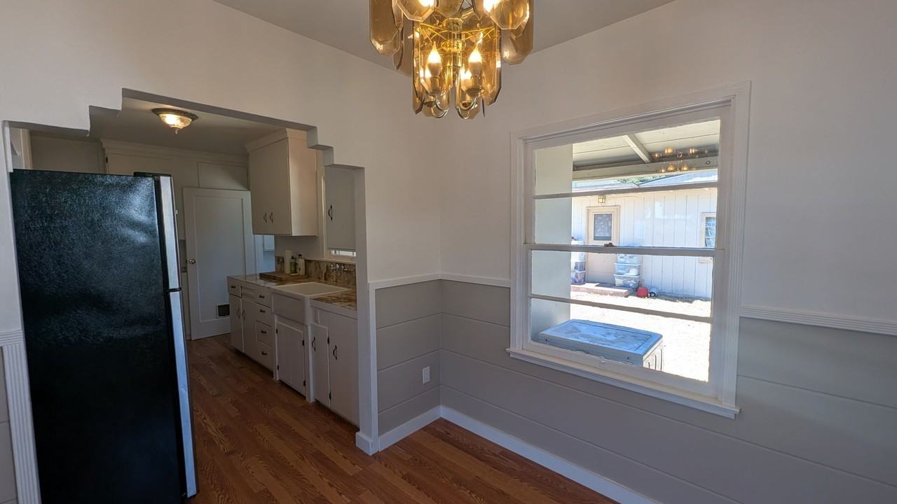 813 Cypress St - Photo 7 of 18