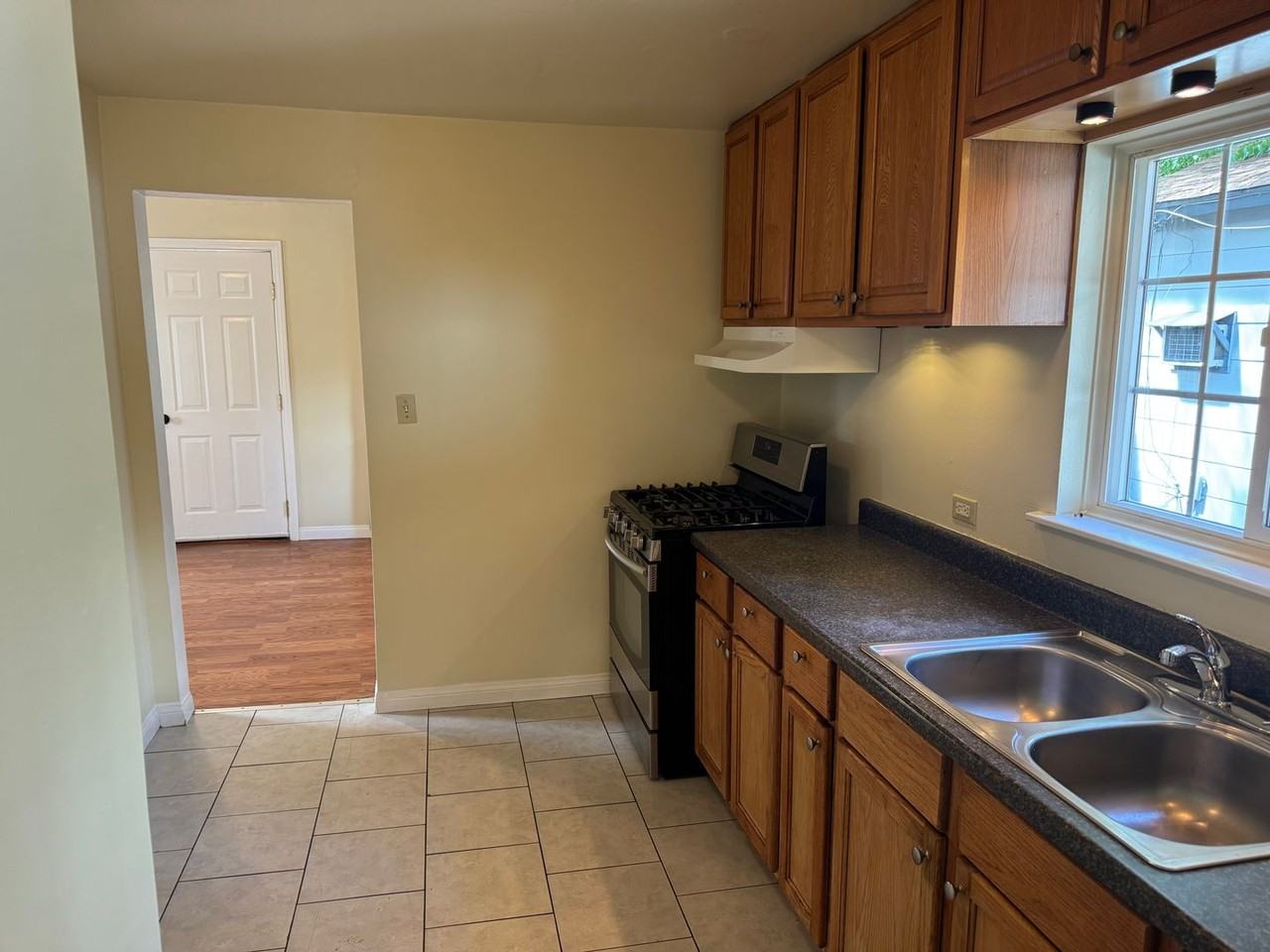 130 N Poli St - Photo 3 of 8