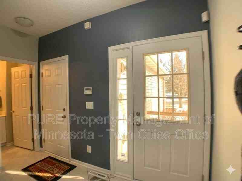 2245 Creekside Ct - Photo 2 of 30