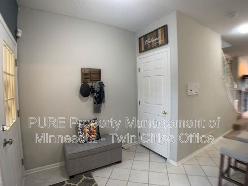 2245 Creekside Ct - Photo 3 of 30