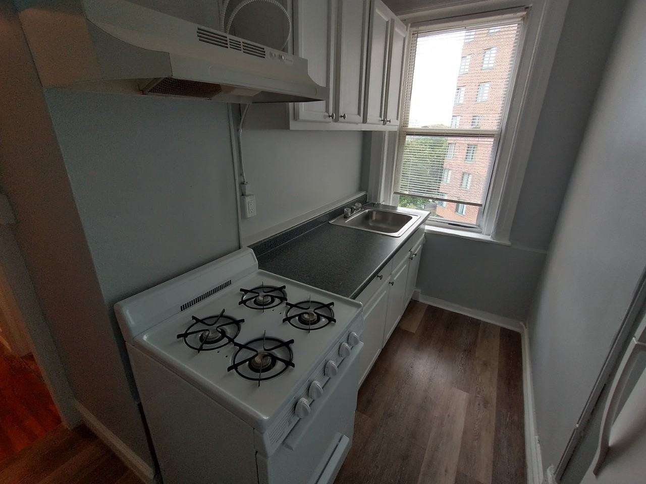 307 Dolphin St #4E - Photo 2 of 11