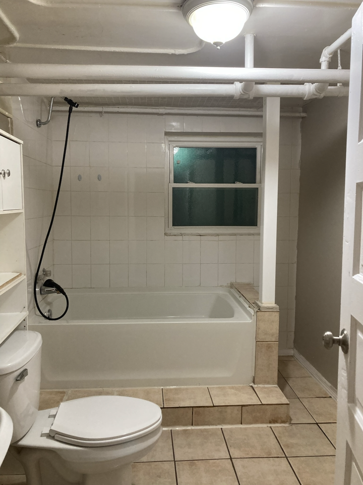 5404 W School St - Photo 2 of 5