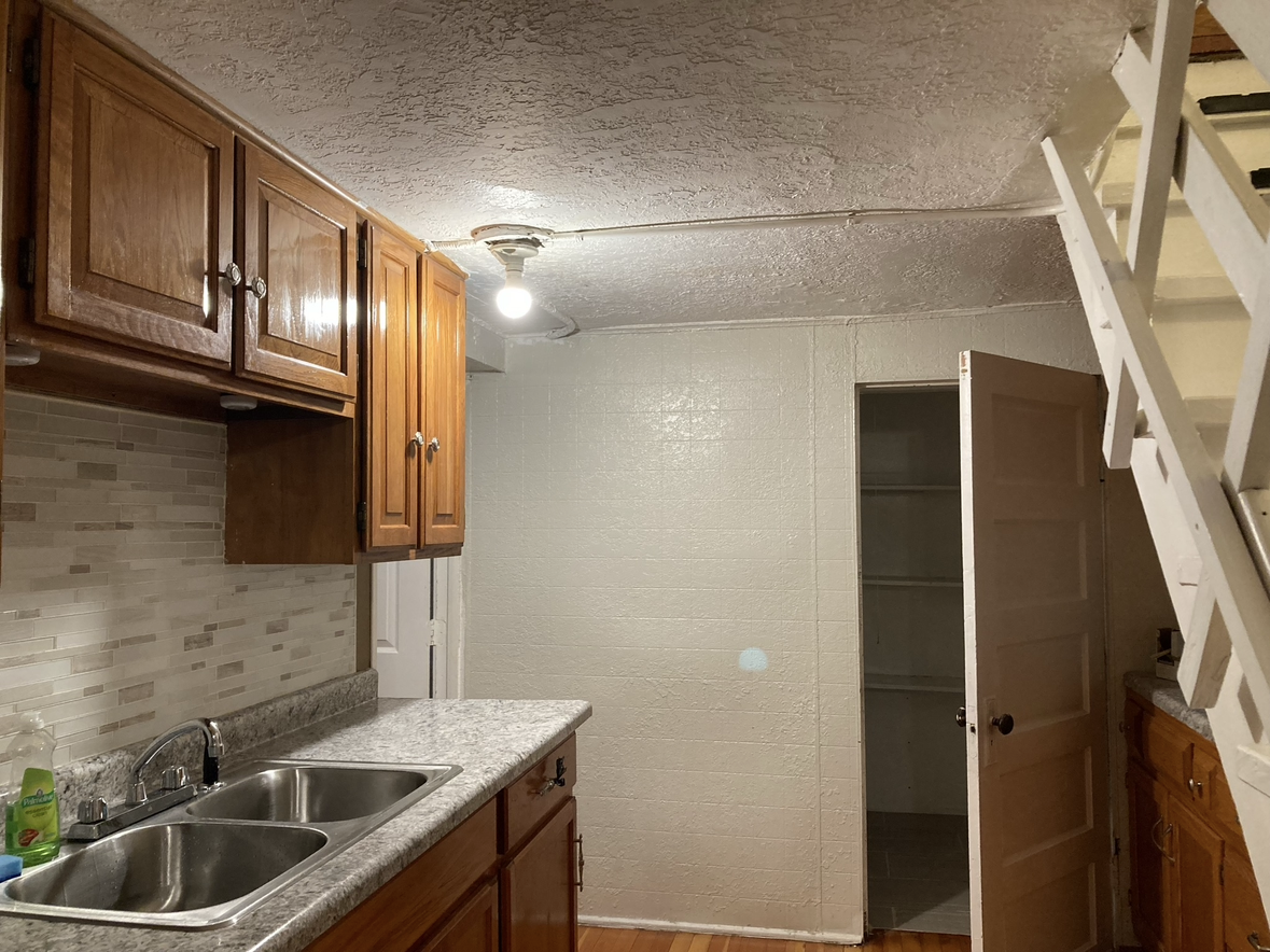 5404 W School St - Photo 4 of 5