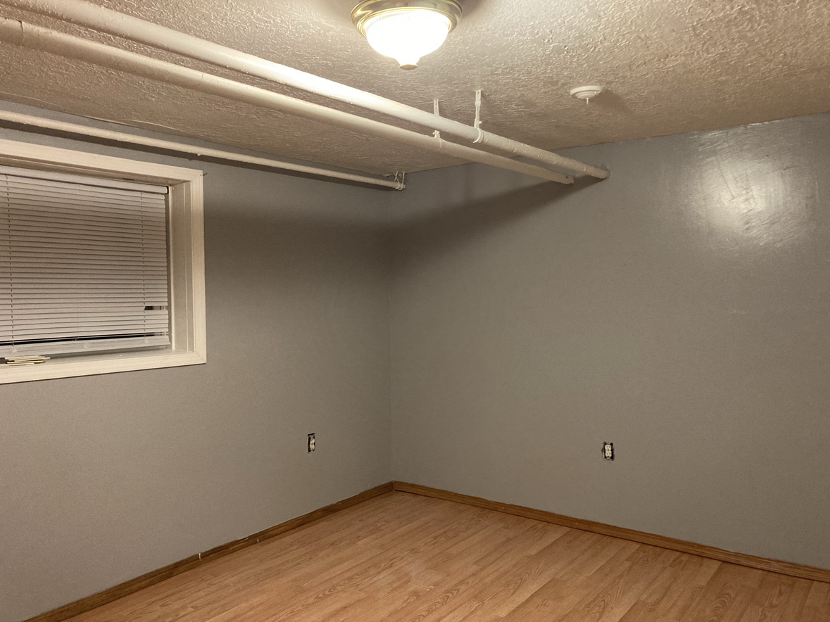 5404 W School St - Photo 5 of 5
