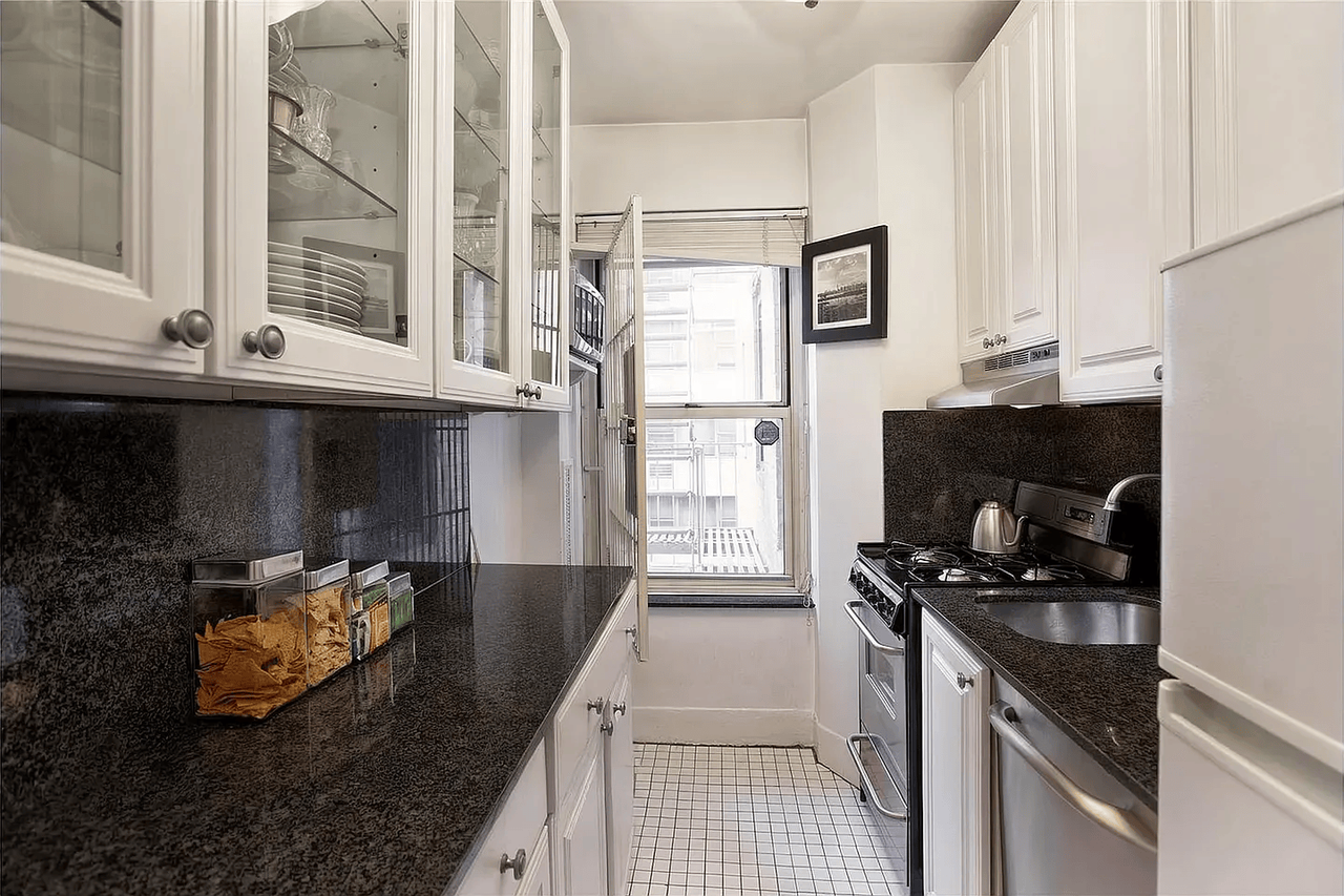 49 W 96th St #5D - Photo 3 of 7
