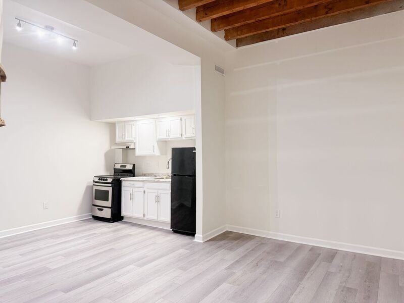 235 King St #3 - Photo 2 of 10