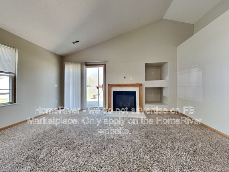 3648 Ashridge St - Photo 4 of 30