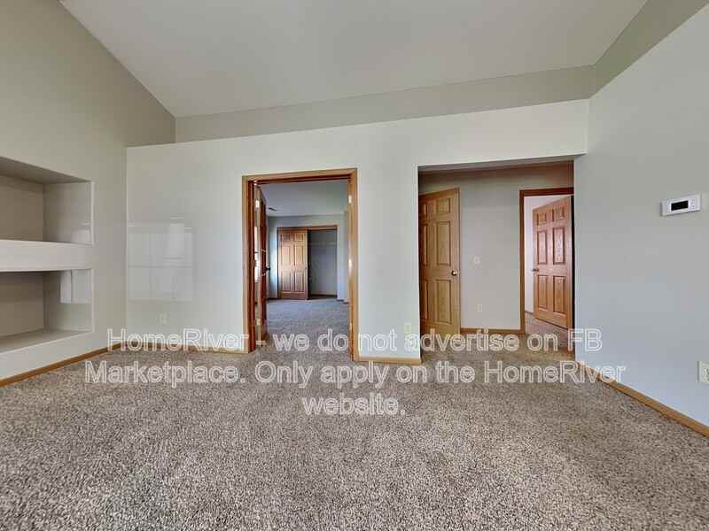 3648 Ashridge St - Photo 5 of 30