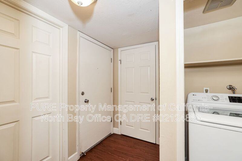 42 Redwood Ct - Photo 2 of 28