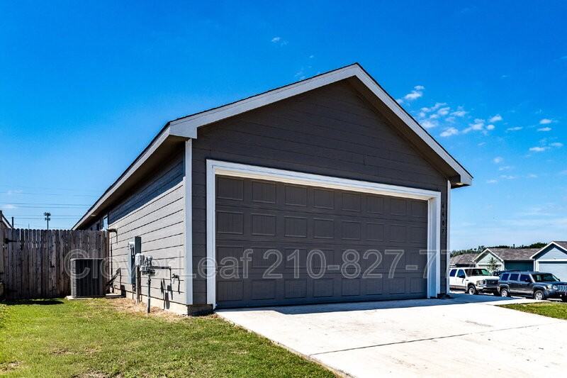 4407 Grassland Pass - Photo 2 of 34