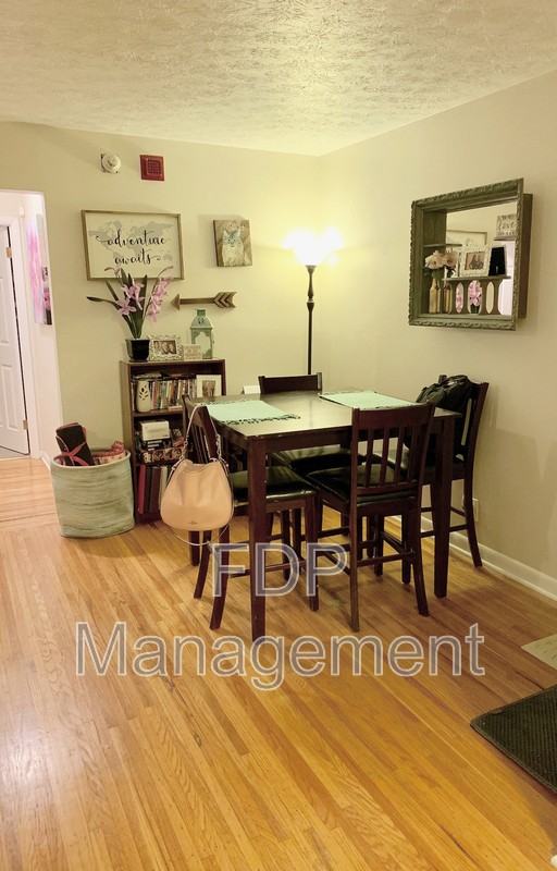 610 East Ave #2 - Photo 2 of 11