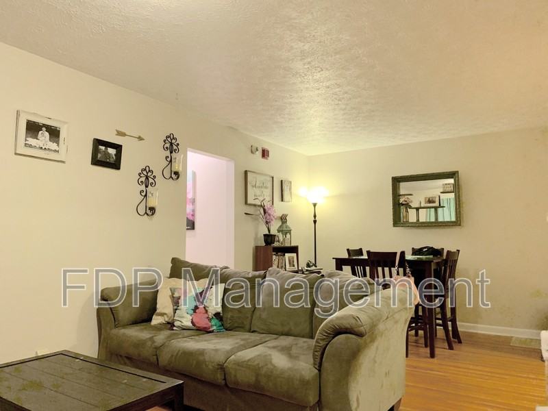 610 East Ave #2 - Photo 3 of 11
