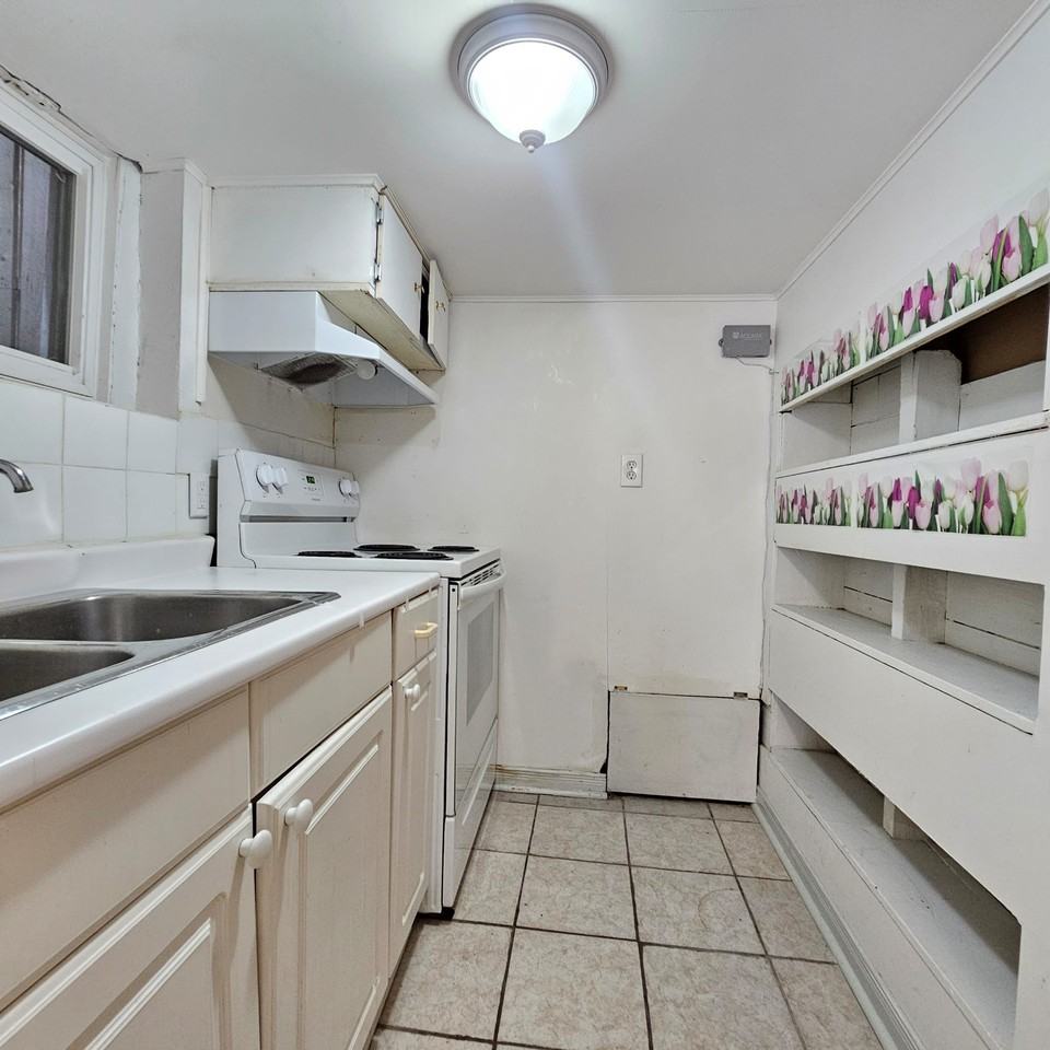 1659 Keele Street #b - Photo 6 of 9