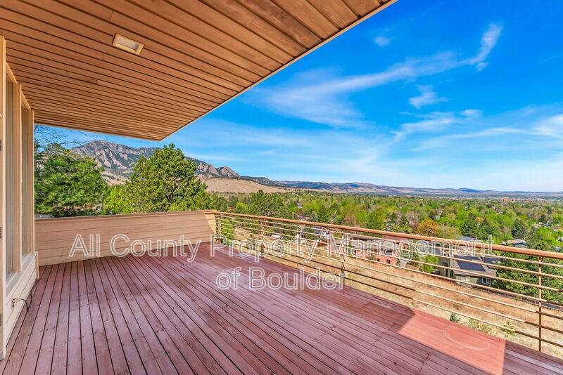 3155 Lafayette Dr - Photo 3 of 32