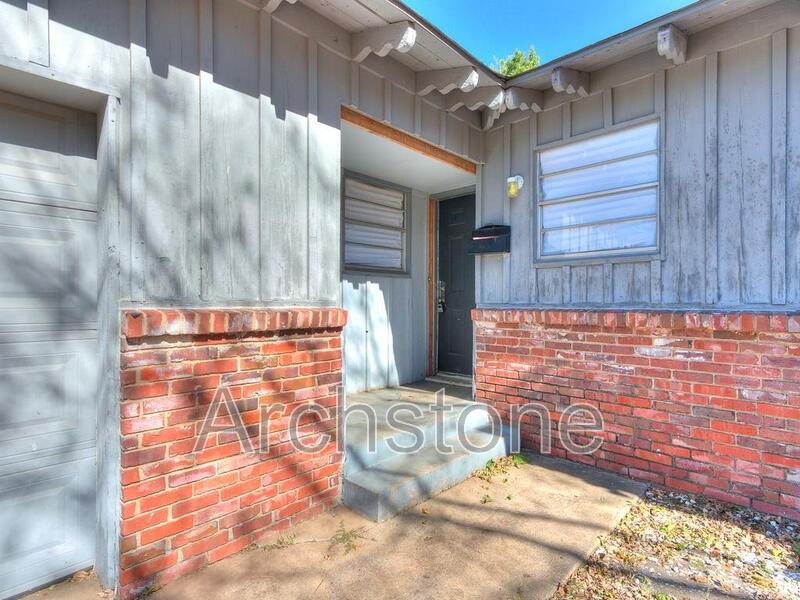 1424 Tanglewood Dr - Photo 2 of 38