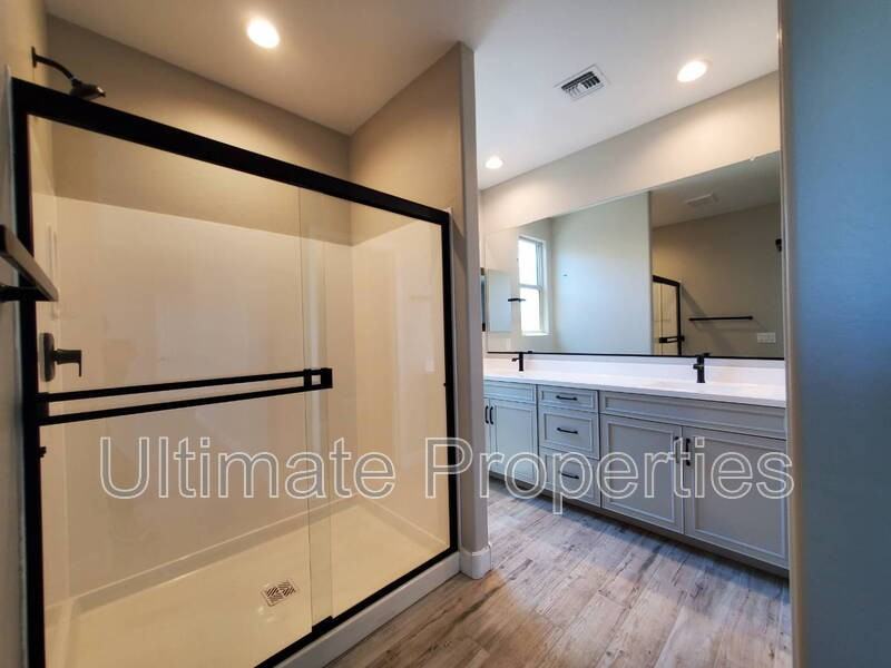 835 N 110th Ave - Photo 6 of 26