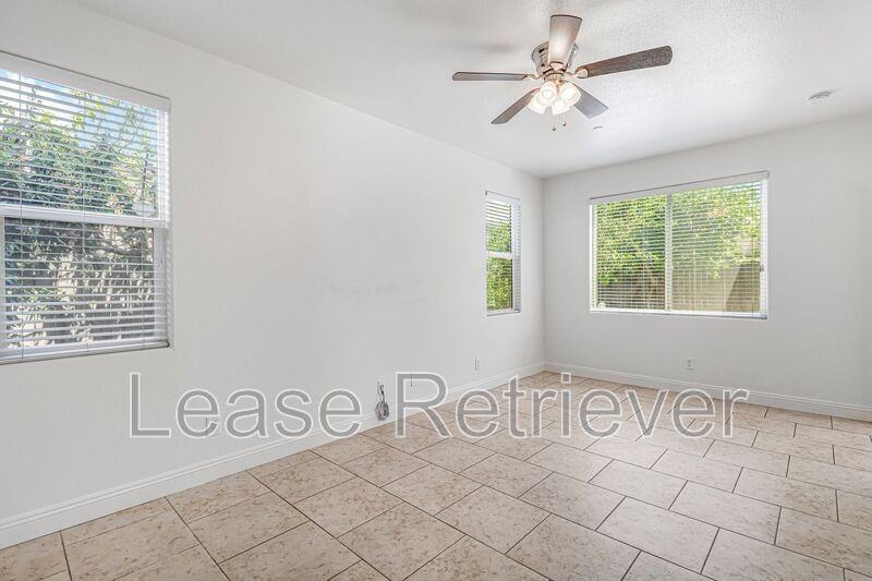 2160 N Stokes Ct - Photo 3 of 50