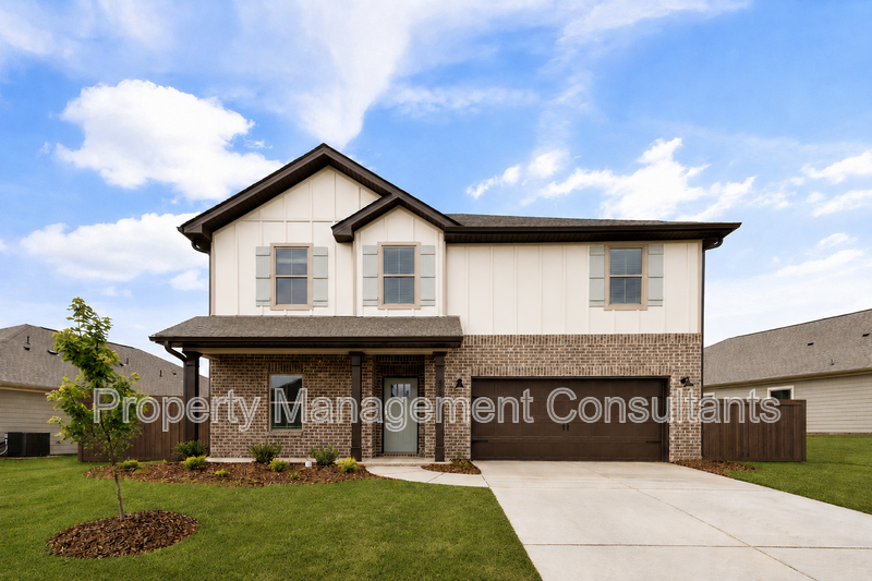 4608 Hampton Glen Cir Se - Photo 2 of 32