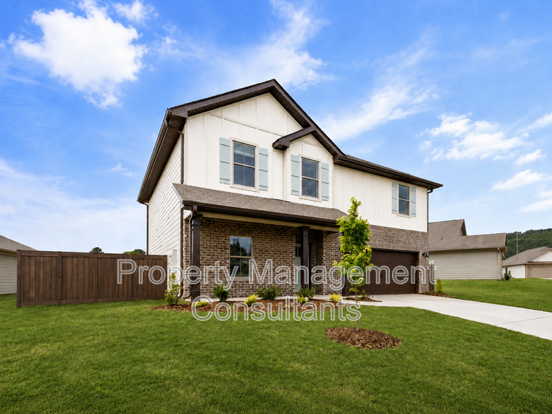 4608 Hampton Glen Cir Se - Photo 3 of 32