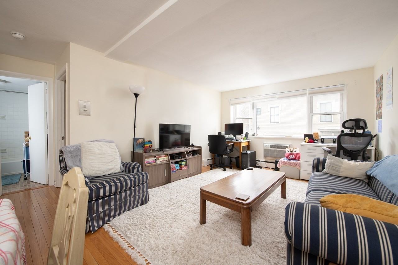 269 Harvard St #19 - Photo 5 of 16