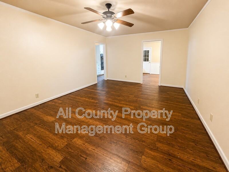 5016 Sabelle Ln - Photo 3 of 17