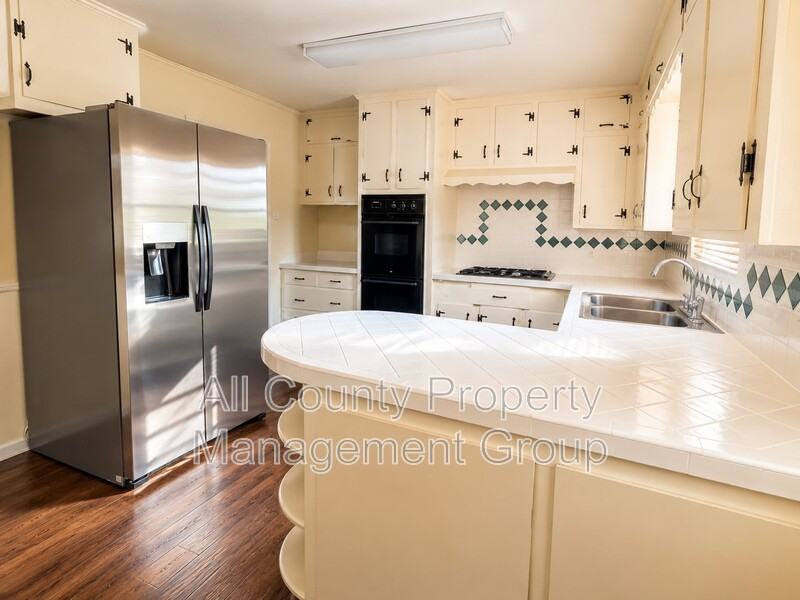 5016 Sabelle Ln - Photo 5 of 17